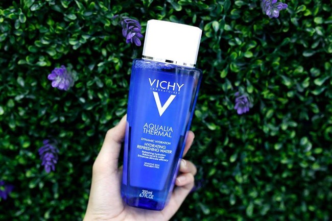 Dòng sản phẩm nước hoa hồng Vichy với nước khoáng tinh chất đang thu hút sự quan tâm lớn của chị em 